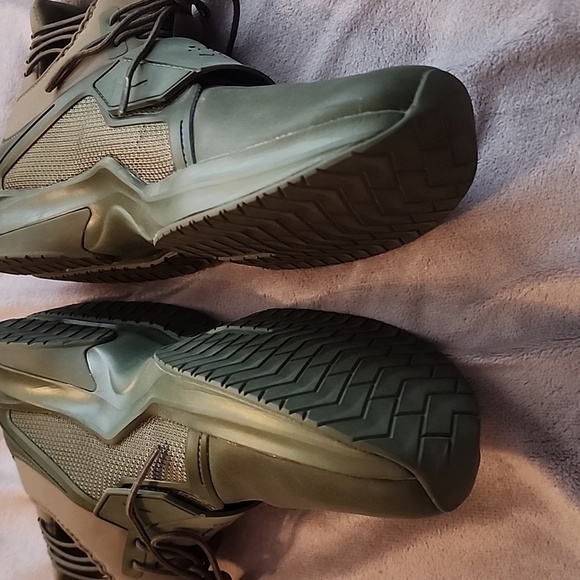 Fenty x Puma The Trainer Hi Sneaker - Women's Size 8.5 - Rare - Green - Picture 6 of 16